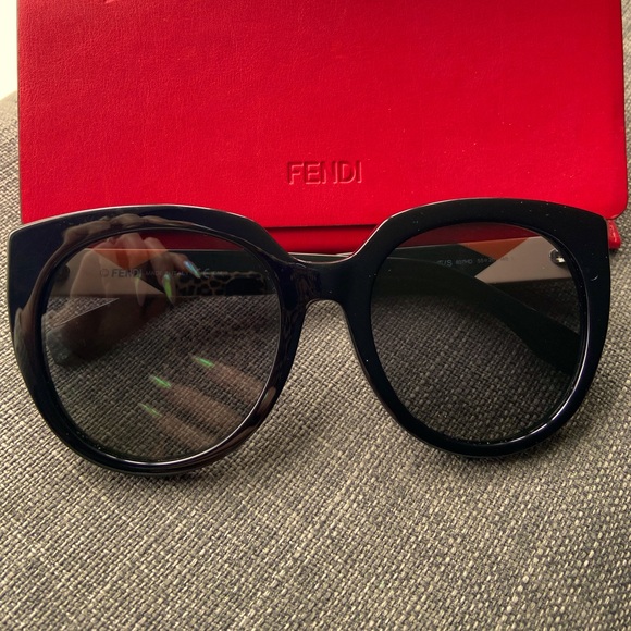 Fendi Oversized Sunglasses - Picture 1 of 5